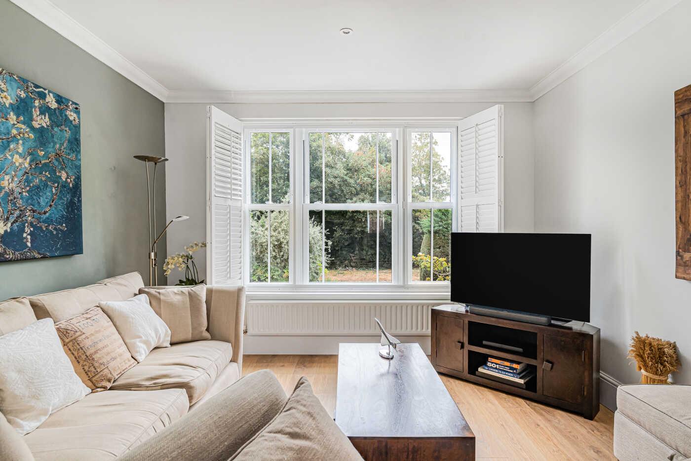 2 bed property in Remenham Hill, Henley-On-Thames